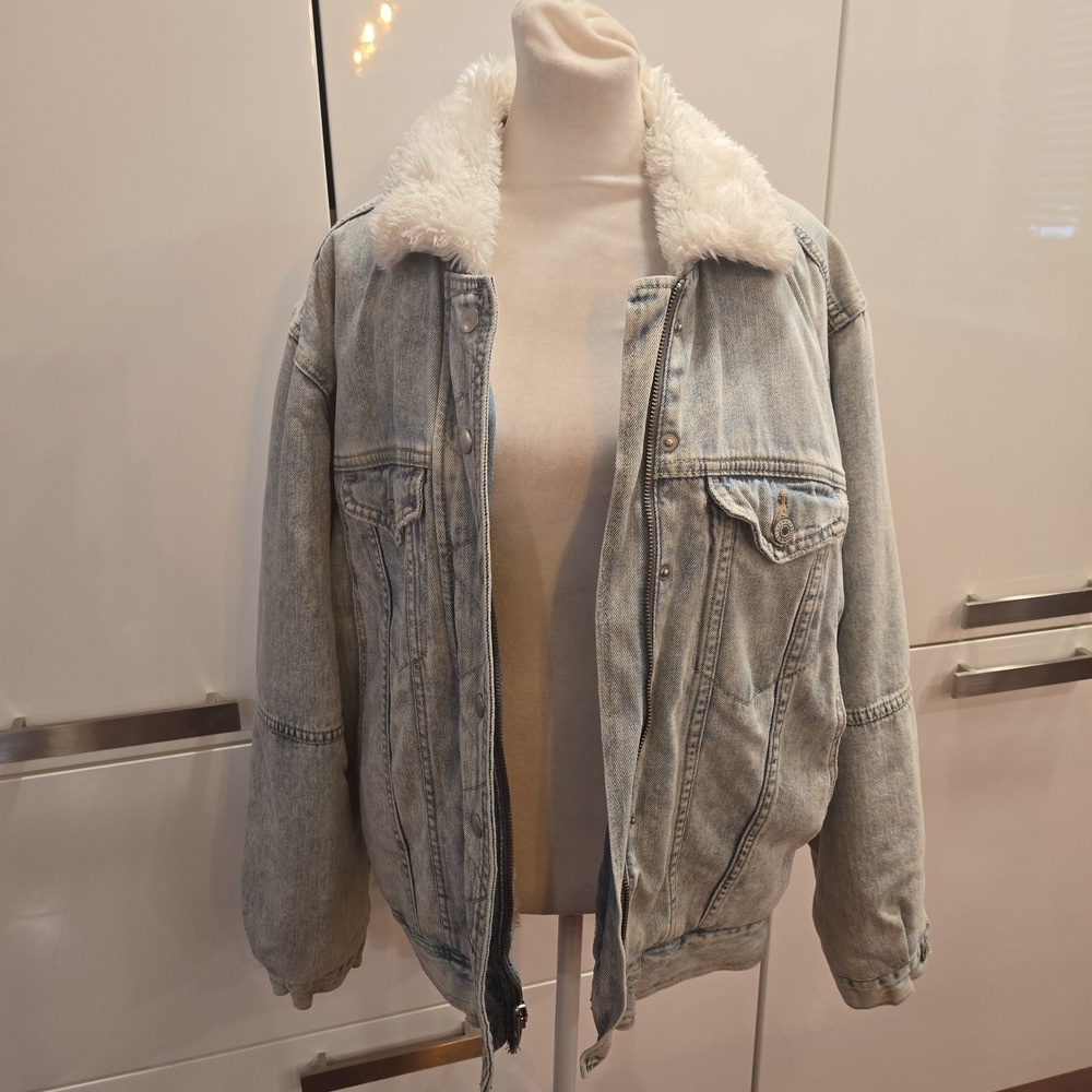 American Eagle Retro Denim Faux Fur Bomber Jacket Blue Size Medium Womens